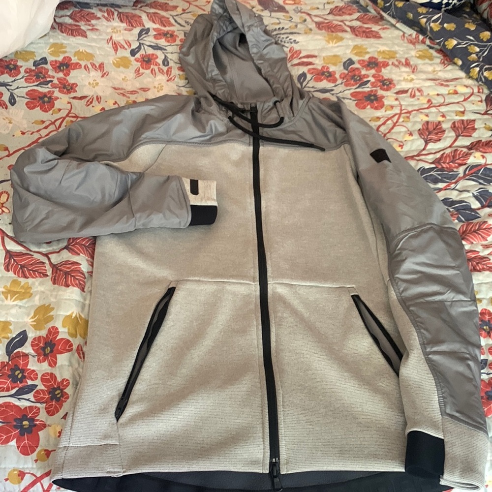 Sz. S mens Under Armour jacket